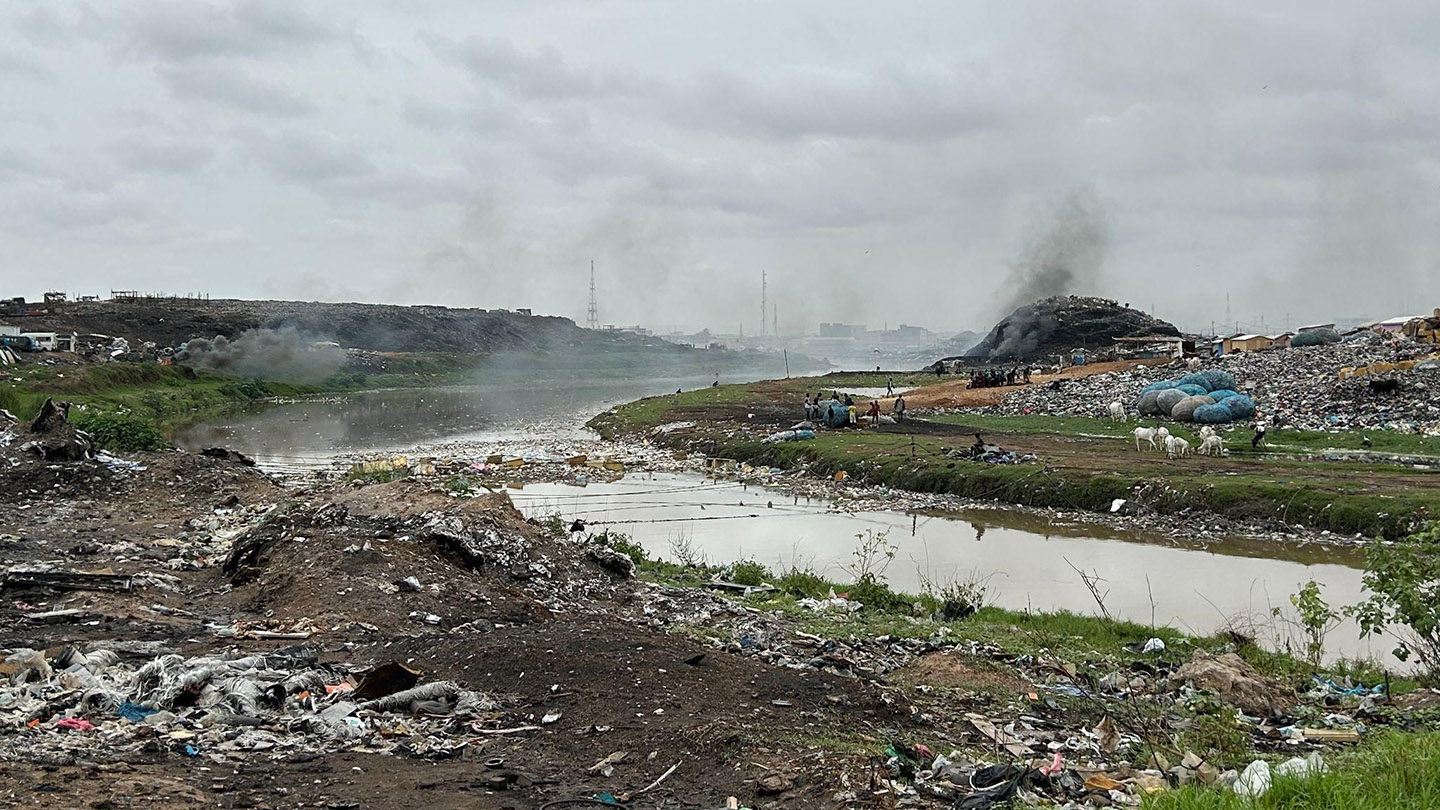 Foto över dumpningsplats i Ghana